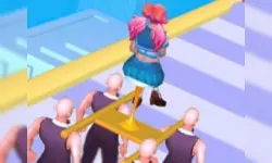 Queen Run 3d image