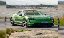 Porsche Taycan Slide image