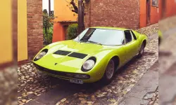 Lamborghini Miura P400 Puzzle image